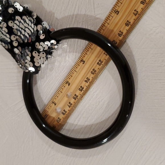 Silver spangle sequin magnetic closure acrylic ring glamour bag - Picture 7 of 7